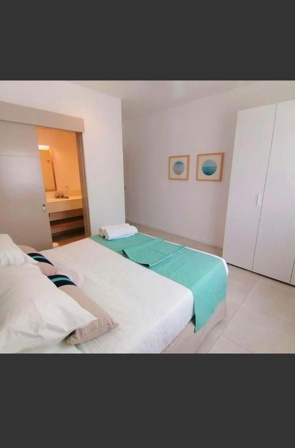 Eastern Blue Beachfront Luxury Apartment Poste Lafayette Buitenkant foto